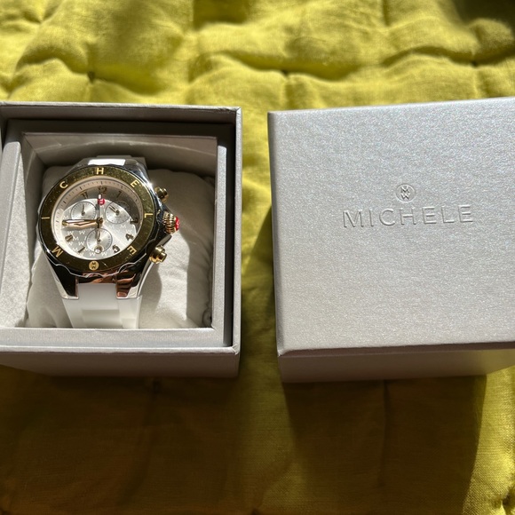 Michelle watch - Picture 3 of 5